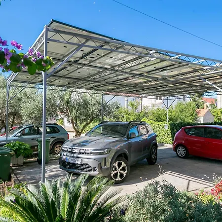 Апартаменти With Parking Space - 24167