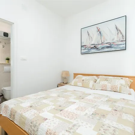 With Parking Space - 24167 Trogir