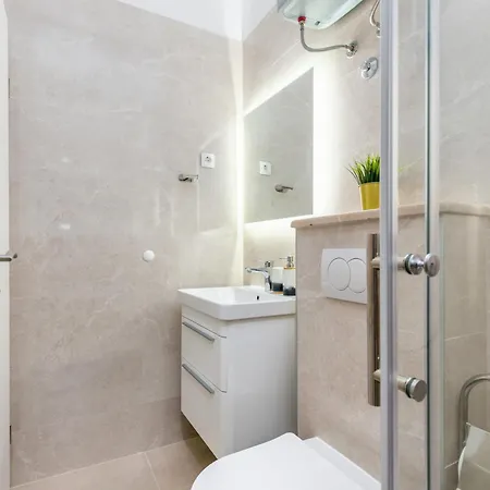 With Parking Space - 24167 Apartman *