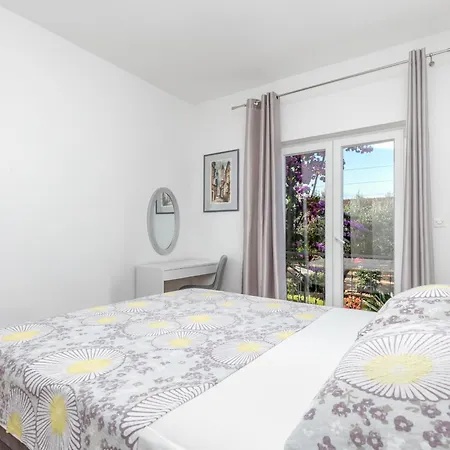 Apartman With Parking Space - 24167