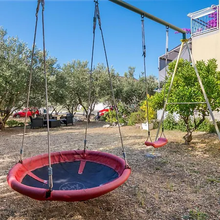 Apartman With Parking Space - 24167 Trogir